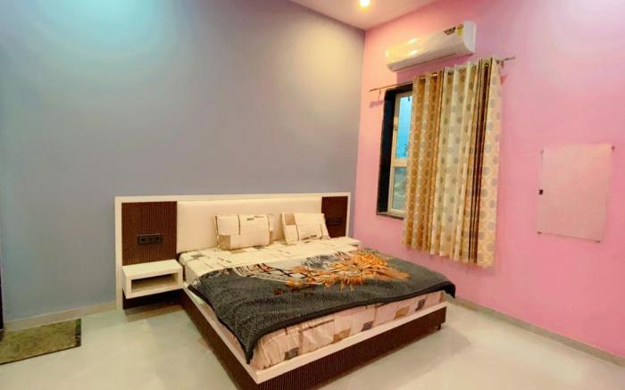 Hotel Radha Raman
