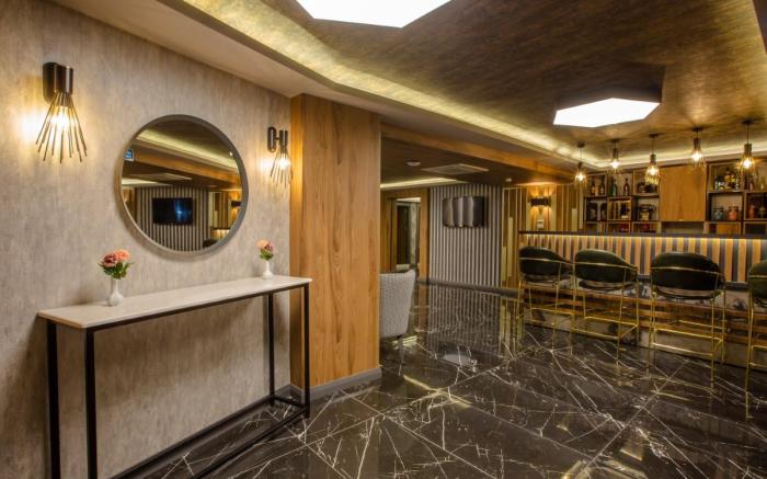 Kayhan City Hotel