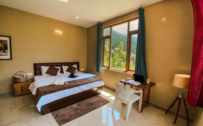 Kahaani: Valley View Room w/ WiFi & Apple Orchard