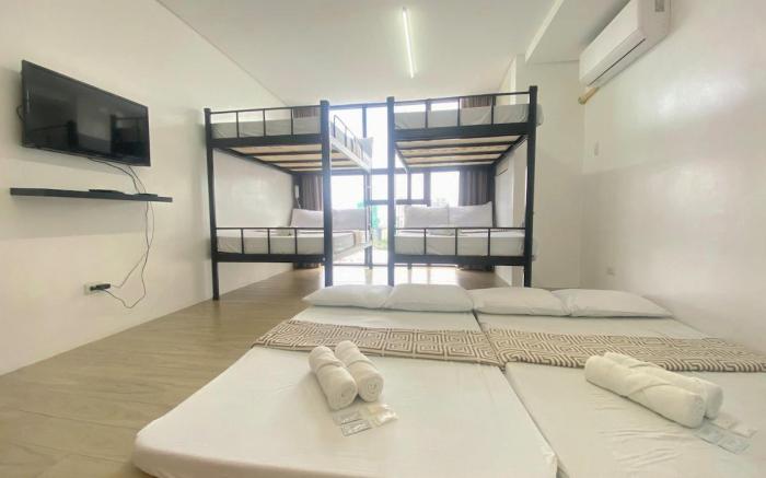 1810 Pool, Gym ,Wi-Fi + Netflix