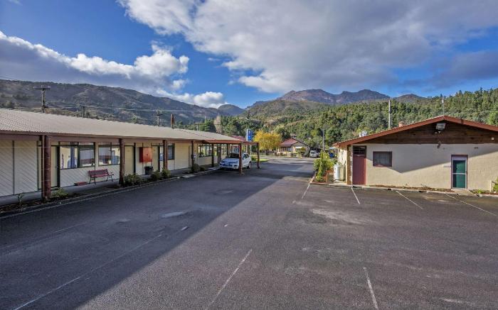 Gold Rush Inn