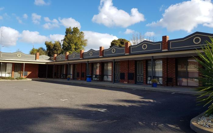 Golden Reef Motor Inn