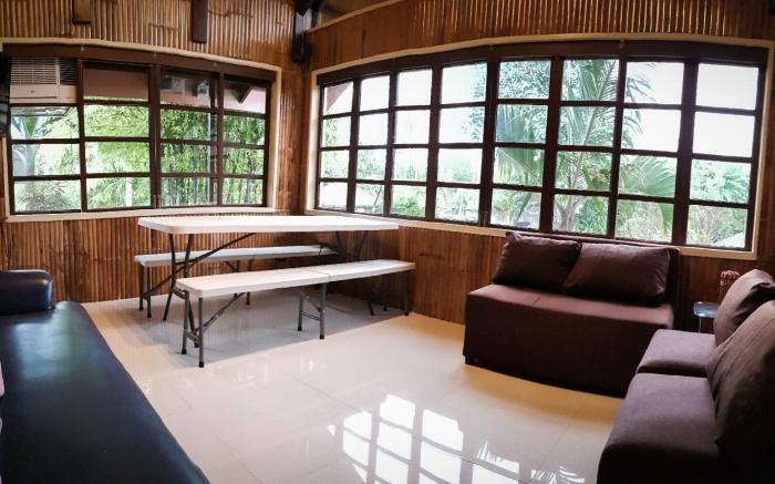 Zillion Pavilion Family and Business Hotel