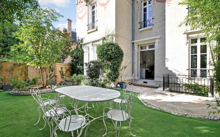 Luxury Mansion with Garden in Heart of Neuilly