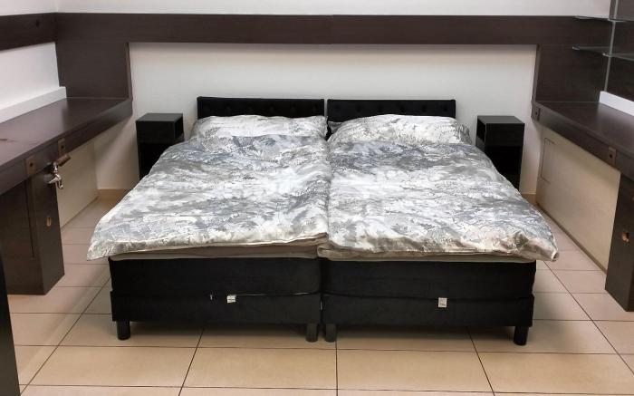 Flash Business and Chacuzzi