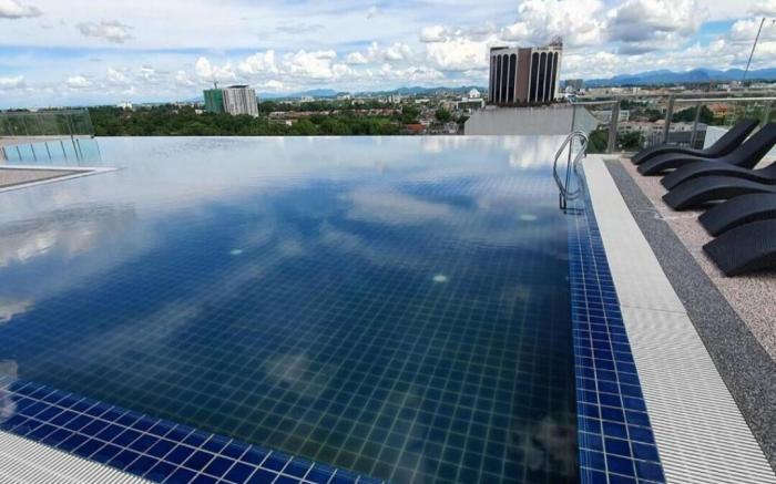 Queen Deluxe II With Balcony@Kozi Square (A1-19II)