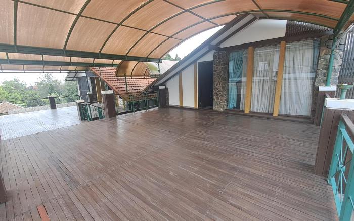 Villa Alium/Alila by Villa Istana Bunga 