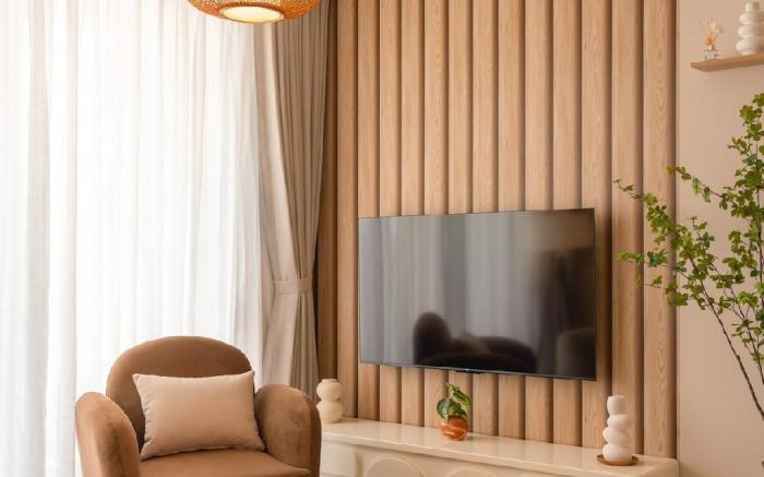 LuxeStay - Stylish 3BR City View, 5min BuiVien