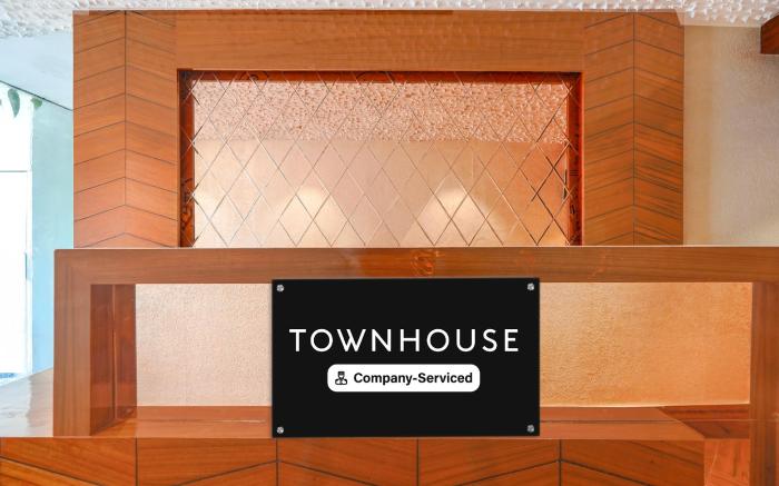 Super Townhouse Dharampur Railway Station