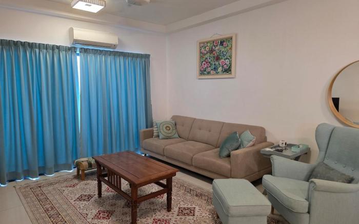Cozy Emira Home (3 Bedrooms)