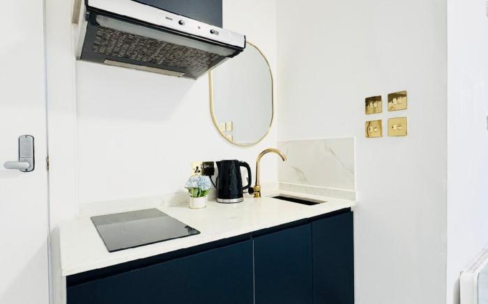 Modern Studio by Homely