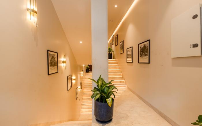 Saltstayz Autograph - Connaught Place