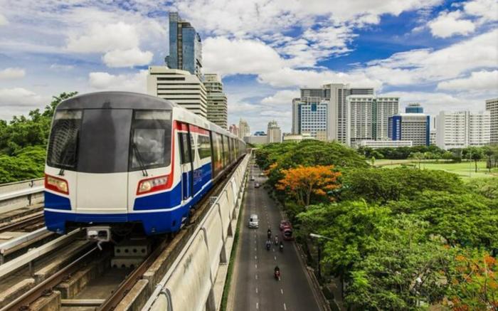 EM HOME Sukhumvit Bangkok near Train and Shopping