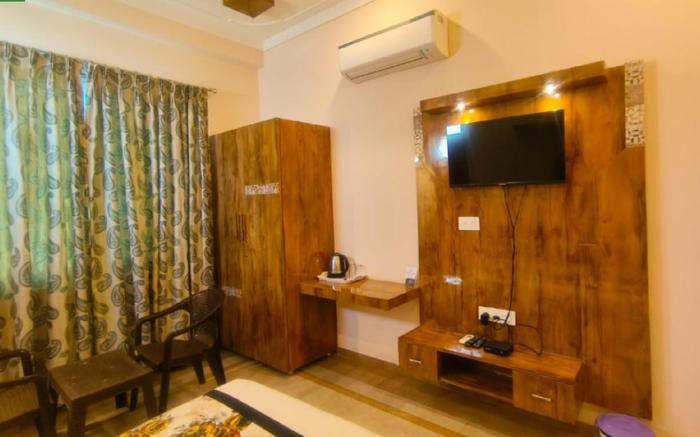 Hotel Jagat Villa Near FatehSagar Lake