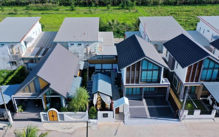 Queen Ma Pool villa