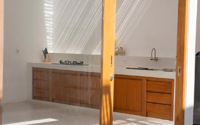 Elegant Villa with Pool & Sunset Rooftop in Canggu