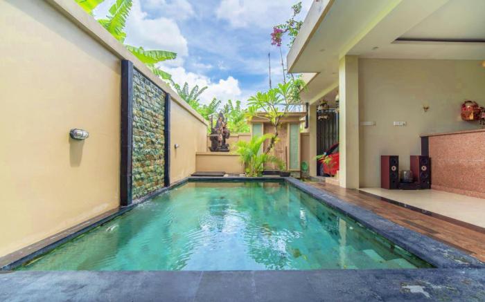 Bulan Adi Villa By Reccoma