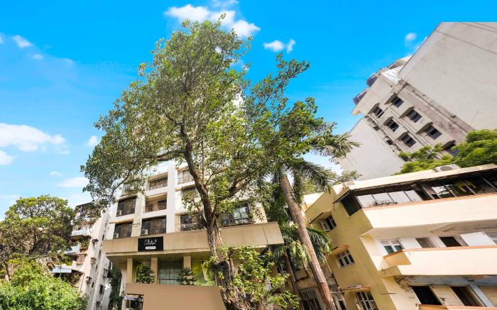 Super Collection O Sector 64 Near WorldMark Gurugram