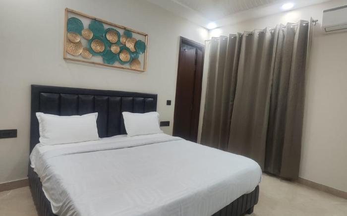 Fortune Home Service Apartment,Studio, J-267 saket