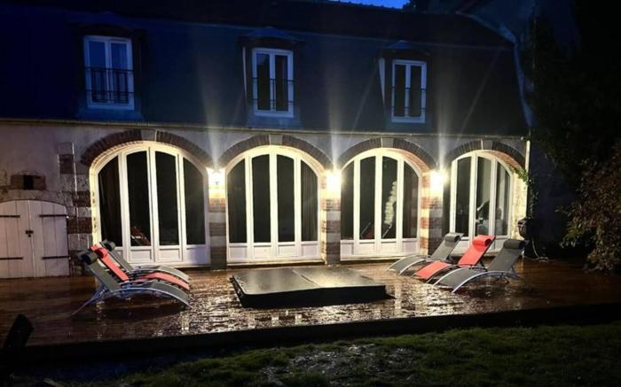 Propriété historique vue château, calme et jacuzzi