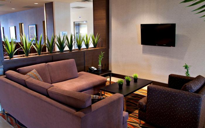 Holiday Inn Express Pembroke By IHG