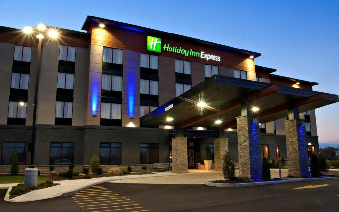 Holiday Inn Express Pembroke By IHG