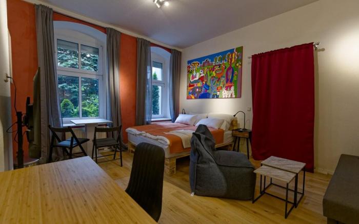 Apartment 3 next to Warschauer Platz and the Spree