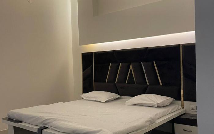 Four Bedroom Apartment ( Pine Wood )