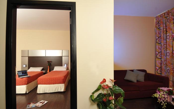 Suite Hotel Chrome