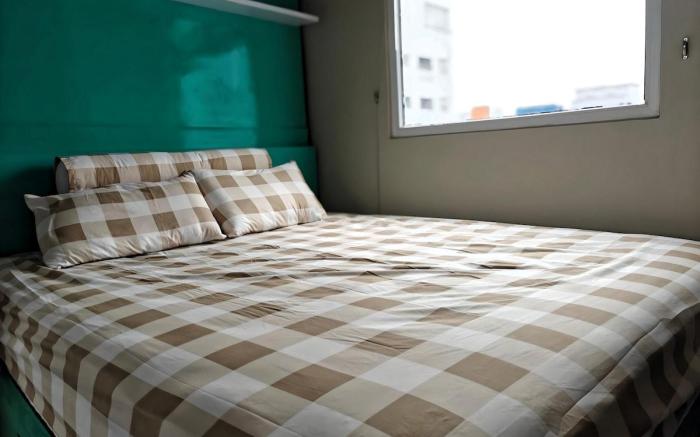Cozy 2BR Pramuka Apt Tower Pnp w/ Pool