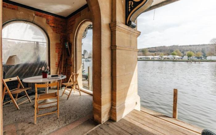 Water's Edge - From £300 Per Night