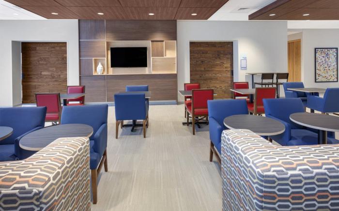 Holiday Inn Express And Suites Hudson I-94 By IHG