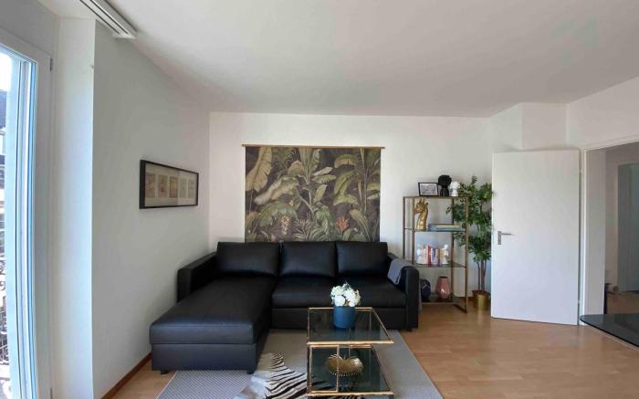 Apt 4B: RARE FIND - Spacious 2-BR Downtown Apt
