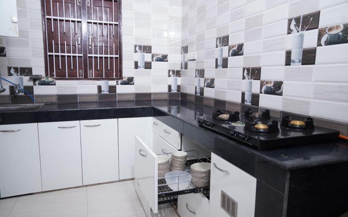 VEENA STAY AND CAFE RESTAURANT