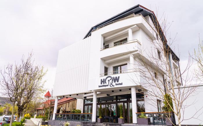 HOW Boutique and Hotel
