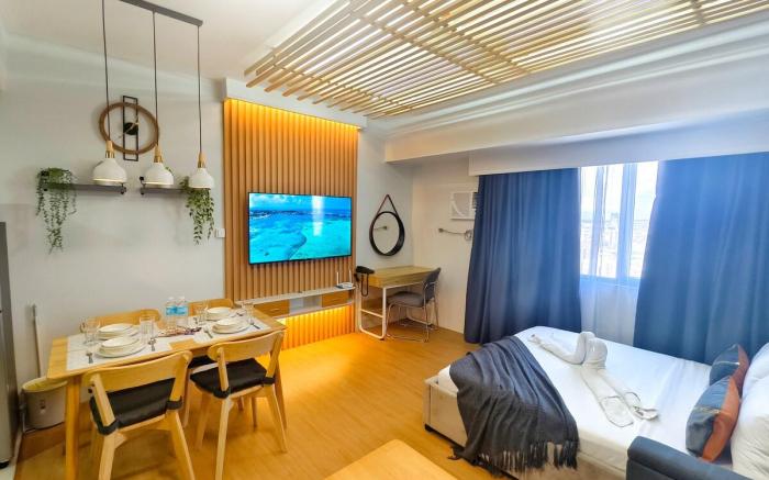 East Gate 31D - Newly Furnished Unit w/ Pool Gym