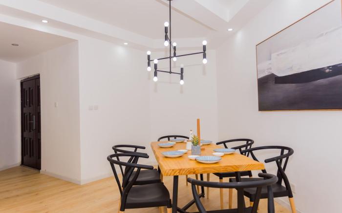CityHome-4BRs,Nanjing Rd,People's Square,The Bund