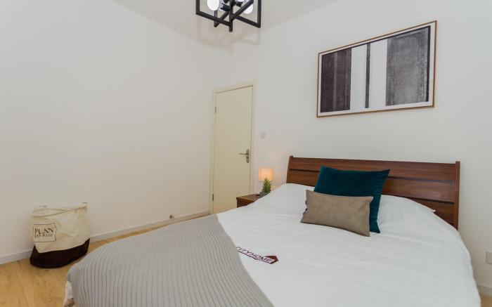 CityHome-4BRs,Nanjing Rd,People's Square,The Bund
