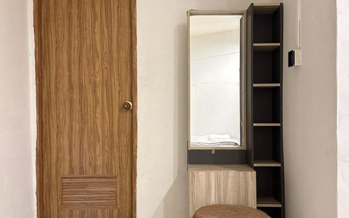 Chubby 5 Room 5 
Good location and big room