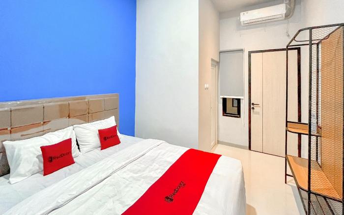 RedDoorz Syariah near Majapahit Semarang