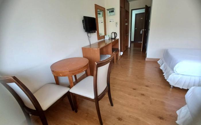 Chomphon Palace Hotel
