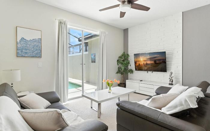 Relax Near Disney, 4BR Home with Pool