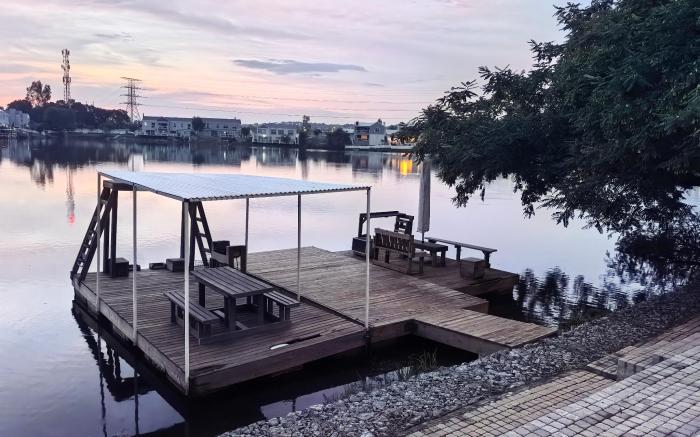 Your Perfect Escape with Breathtaking Lake Views