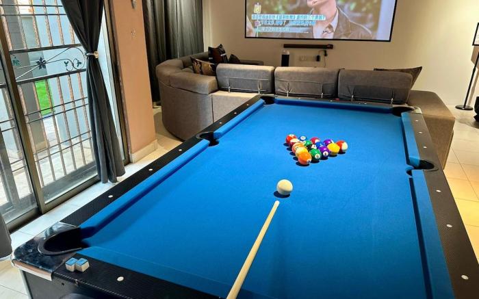Cozy Holiday Home • Karaoke • BBQ @ Bukit Indah JB