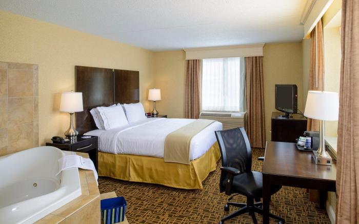 Holiday Inn Express Philadelphia Penn's Landing By IHG