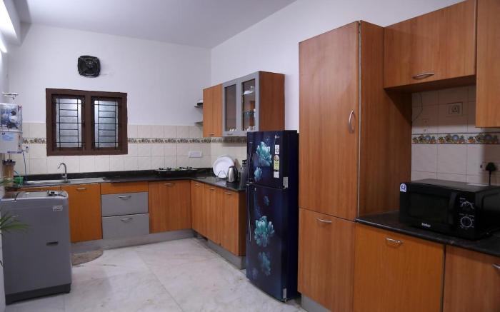 Row House 4 BHK - 4 balconies-Near AIG Hospital