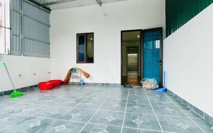 The East Homestay 