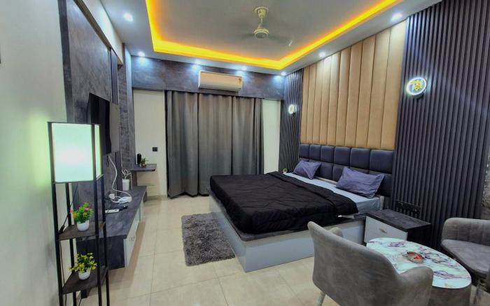 The Urban Oasis 
Get luxury stay

Omaxe Hazratganj