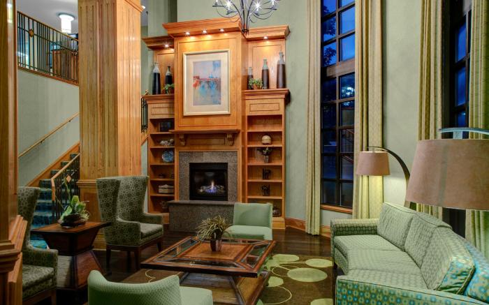Holiday Inn Express Hotel & Suites Atlanta Buckhead By IHG