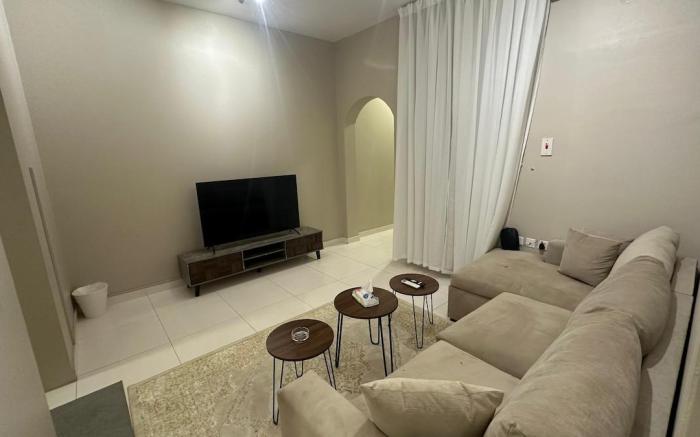 Elegant room and hall 40.